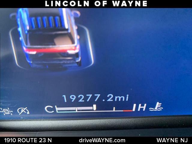 Photo of 2023 Infinite Black Metallic Lincoln Navigator