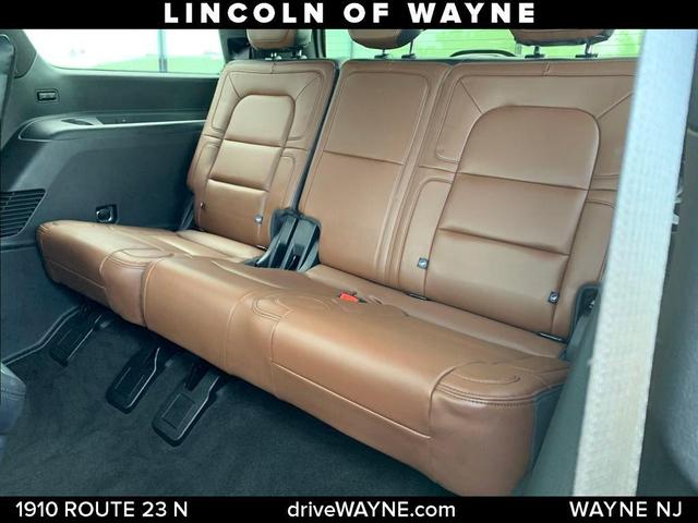 Photo of 2023 Infinite Black Metallic Lincoln Navigator