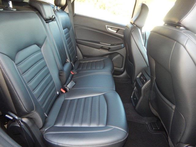 Photo of 2024 Iconic Silver Metallic Ford Edge
