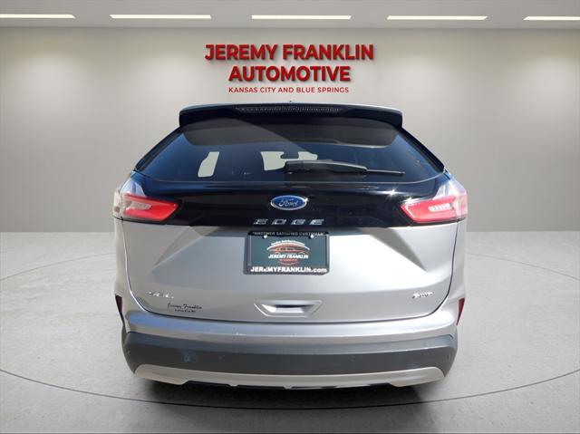 Photo of 2024 Iconic Silver Metallic Ford Edge