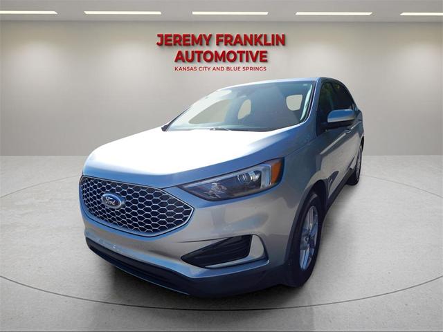 Photo of 2024 Iconic Silver Metallic Ford Edge