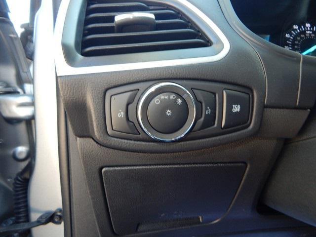 Photo of 2024 Iconic Silver Metallic Ford Edge