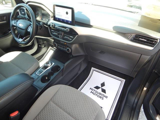 Photo of 2022 Carbonized Gray Metallic Ford Escape