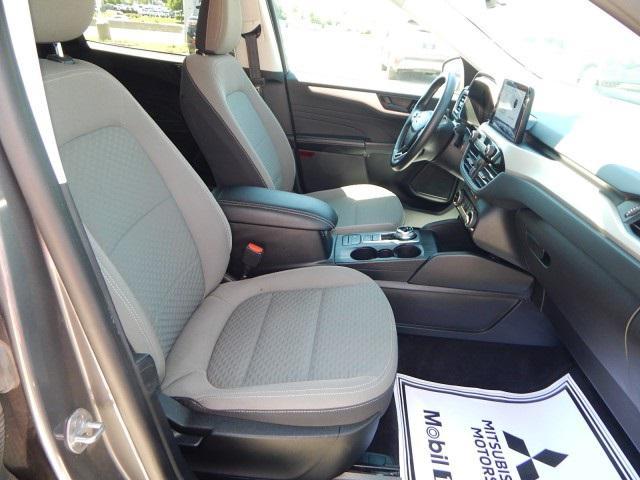 Photo of 2022 Carbonized Gray Metallic Ford Escape