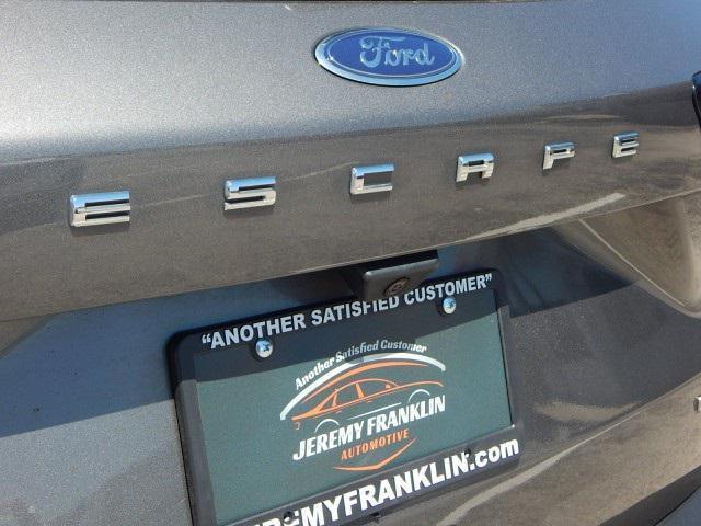 Photo of 2022 Carbonized Gray Metallic Ford Escape