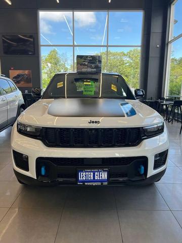 Photo of 2023 Bright White Clearcoat Jeep Grand Cherokee 4xe