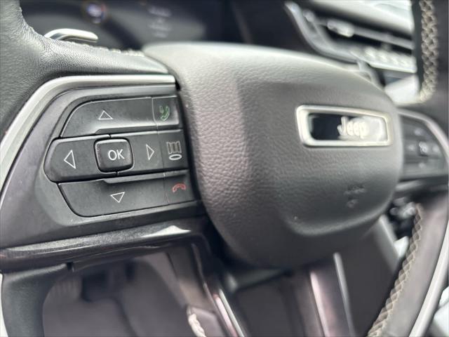 Photo of 2022 Bright White Clearcoat Jeep Grand Cherokee