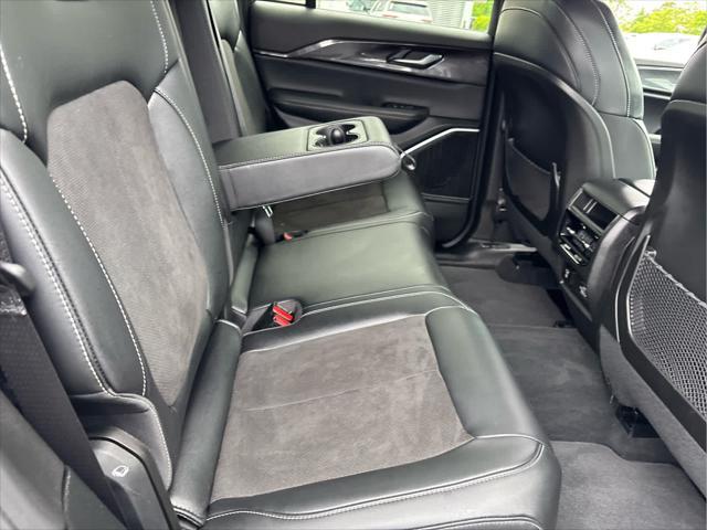 Photo of 2022 Bright White Clearcoat Jeep Grand Cherokee