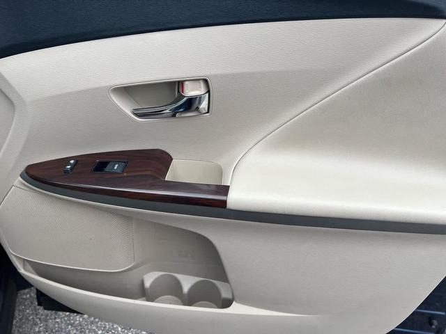 Photo of 2015 Parisian Night Pearl Toyota Venza