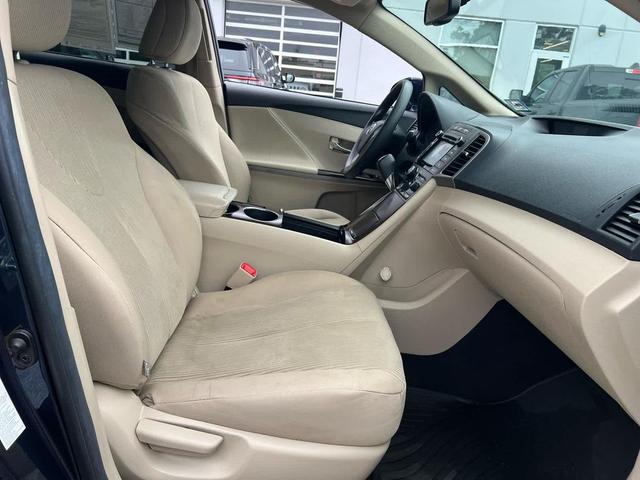 Photo of 2015 Parisian Night Pearl Toyota Venza