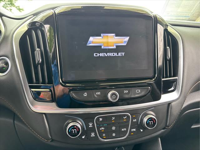 Photo of 2020 Graphite Metallic Chevrolet Traverse