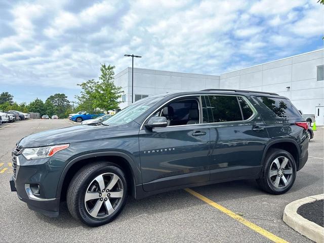 Photo of 2020 Graphite Metallic Chevrolet Traverse