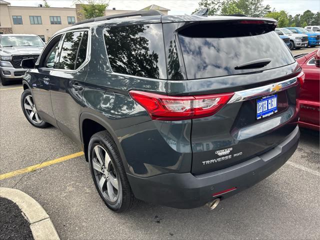 Photo of 2020 Graphite Metallic Chevrolet Traverse