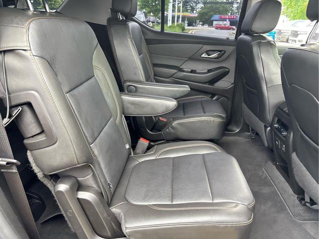 Photo of 2020 Graphite Metallic Chevrolet Traverse