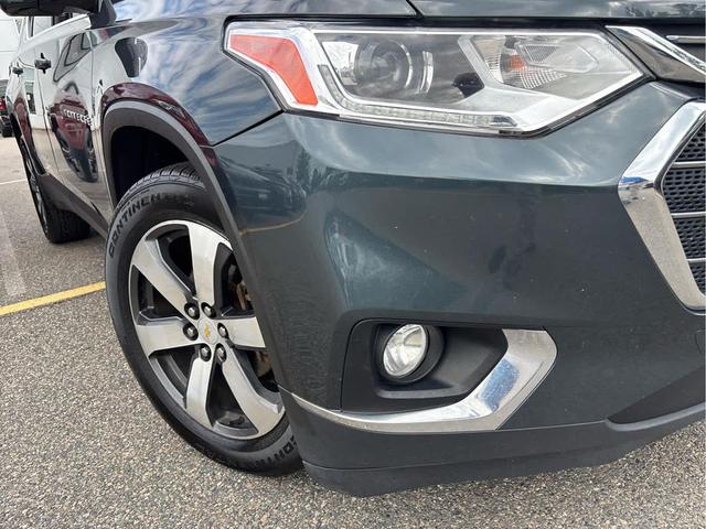 Photo of 2020 Graphite Metallic Chevrolet Traverse