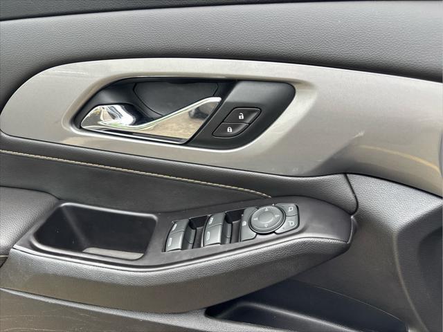 Photo of 2020 Graphite Metallic Chevrolet Traverse