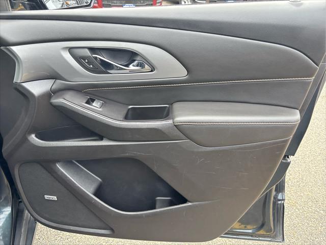 Photo of 2020 Graphite Metallic Chevrolet Traverse