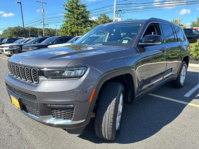Photo of 2023 Baltic Gray Metallic Clearcoat Jeep Grand Cherokee L