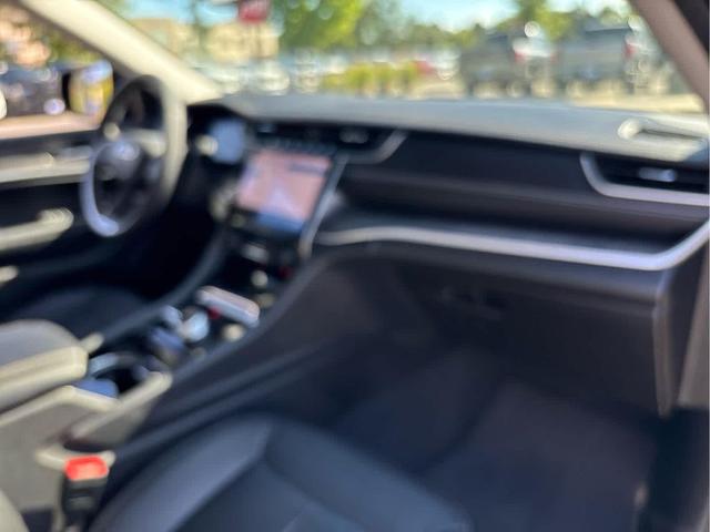 Photo of 2023 Baltic Gray Metallic Clearcoat Jeep Grand Cherokee L