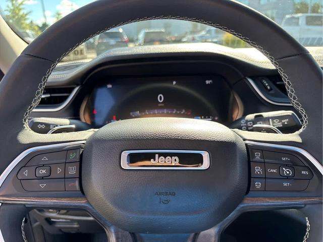 Photo of 2023 Baltic Gray Metallic Clearcoat Jeep Grand Cherokee L