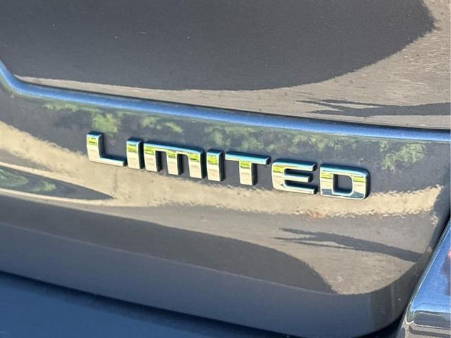 Photo of 2023 Baltic Gray Metallic Clearcoat Jeep Grand Cherokee L