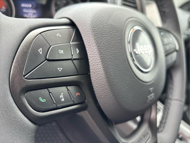 Photo of 2021 Bright White Clearcoat Jeep Cherokee