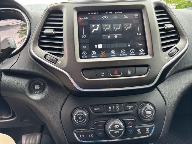 Photo of 2021 Bright White Clearcoat Jeep Cherokee