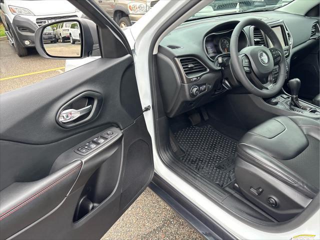 Photo of 2021 Bright White Clearcoat Jeep Cherokee
