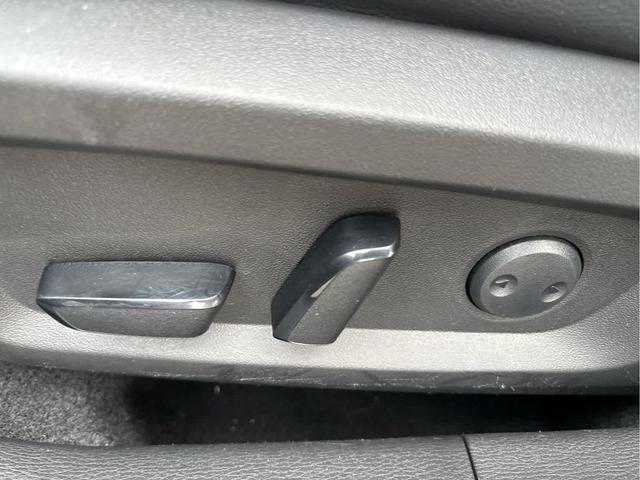 Photo of 2022 Labrador Black Pearl Mitsubishi Outlander