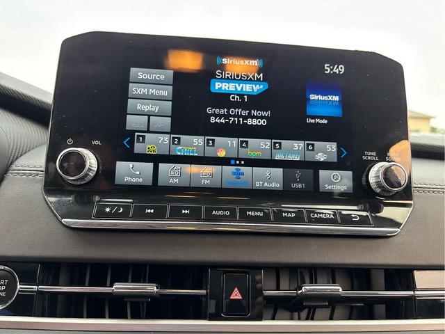 Photo of 2022 Labrador Black Pearl Mitsubishi Outlander