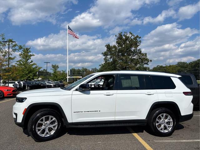 Photo of 2021 Bright White Clearcoat Jeep Grand Cherokee L