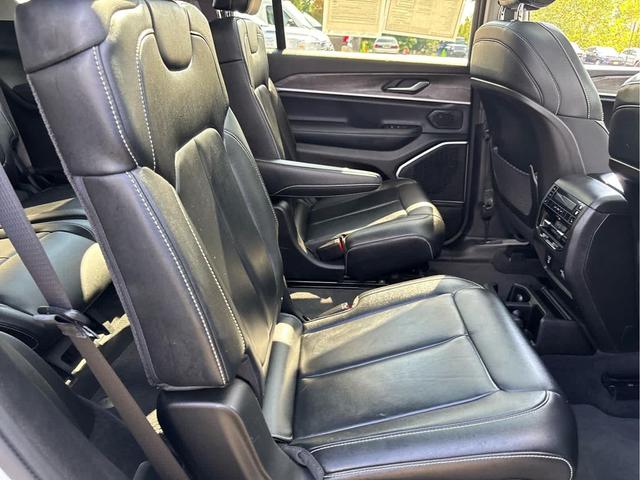 Photo of 2021 Bright White Clearcoat Jeep Grand Cherokee L