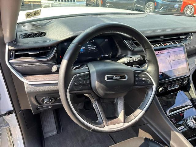 Photo of 2021 Bright White Clearcoat Jeep Grand Cherokee L