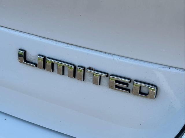 Photo of 2021 Bright White Clearcoat Jeep Grand Cherokee L