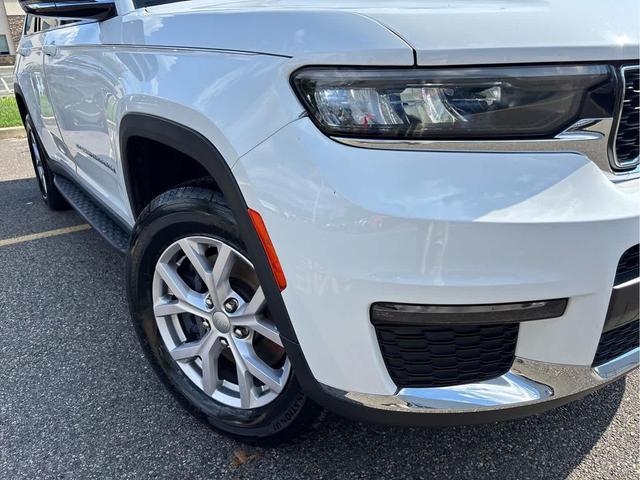 Photo of 2021 Bright White Clearcoat Jeep Grand Cherokee L
