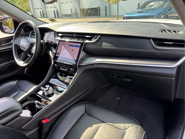 Photo of 2021 Bright White Clearcoat Jeep Grand Cherokee L
