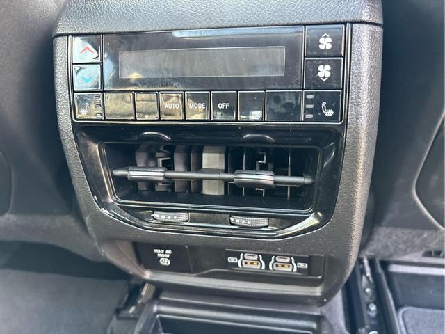 Photo of 2021 Bright White Clearcoat Jeep Grand Cherokee L
