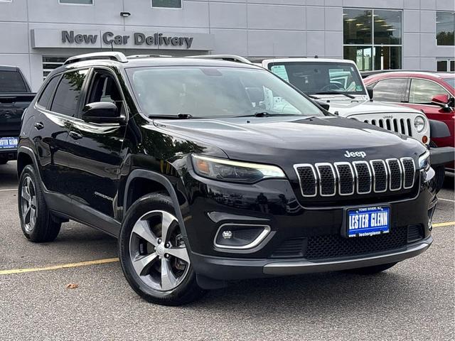 Photo of 2019 Diamond Black Crystal Pearlcoat Jeep Cherokee