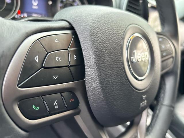 Photo of 2019 Diamond Black Crystal Pearlcoat Jeep Cherokee