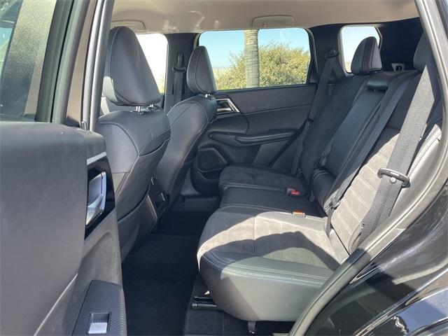Photo of 2023 Black Mitsubishi Outlander