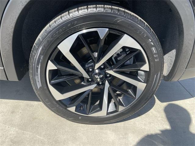 Photo of 2023 Black Mitsubishi Outlander