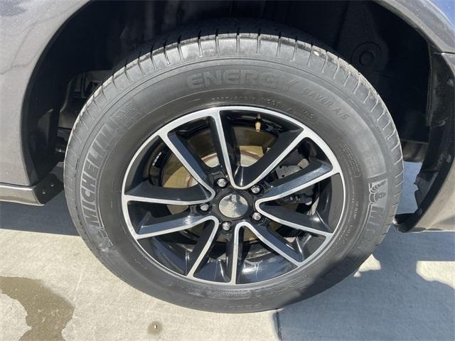 Photo of 2019 Granite Crystal Clearcoat Metallic Dodge Grand Caravan