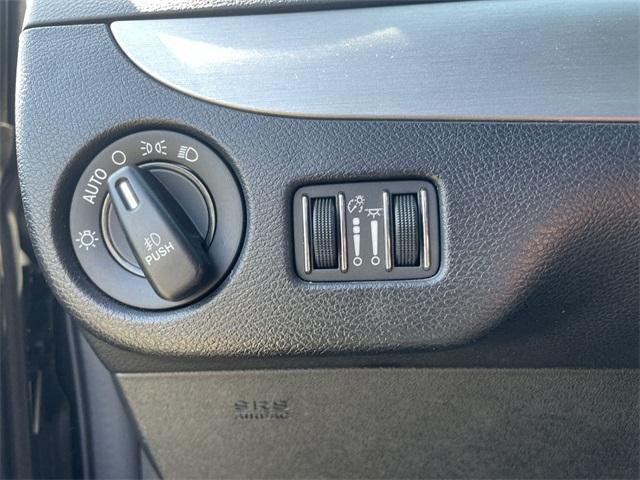 Photo of 2019 Granite Crystal Clearcoat Metallic Dodge Grand Caravan