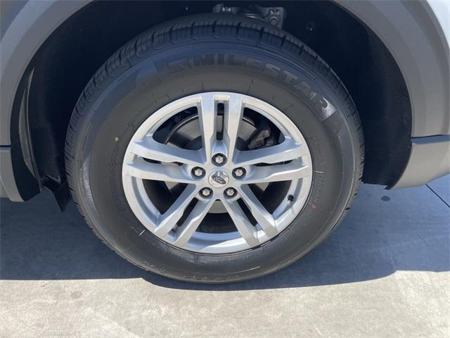Photo of 2023 Oxford White Ford Explorer
