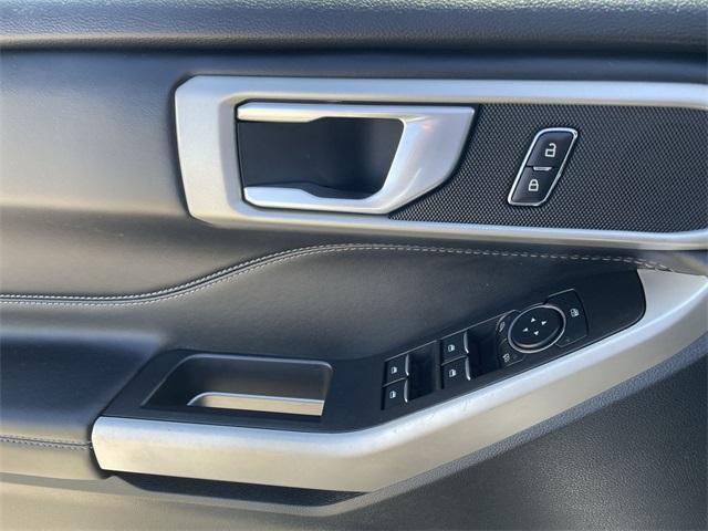 Photo of 2023 Oxford White Ford Explorer