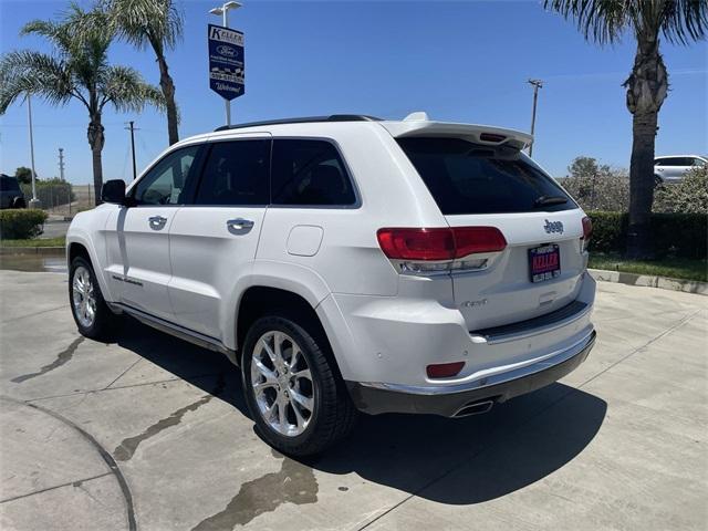 Photo of 2020 Ivory Jeep Grand Cherokee