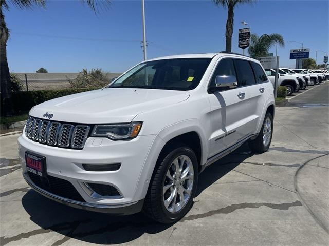 Photo of 2020 Ivory Jeep Grand Cherokee