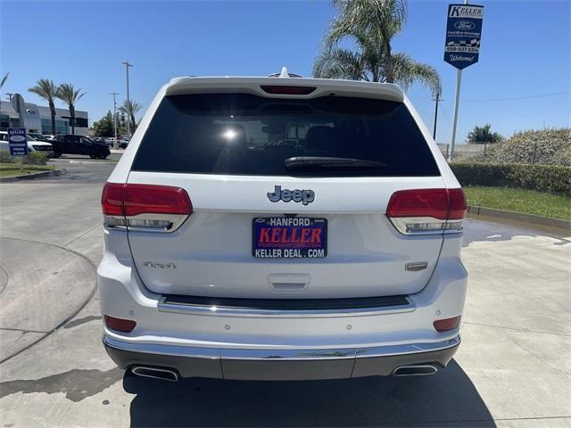 Photo of 2020 Ivory Jeep Grand Cherokee