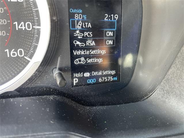 Photo of 2022 White Toyota Corolla