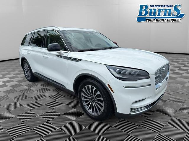 Photo of 2020 PRISTINE WHITE MET TRI-COAT Lincoln Aviator
